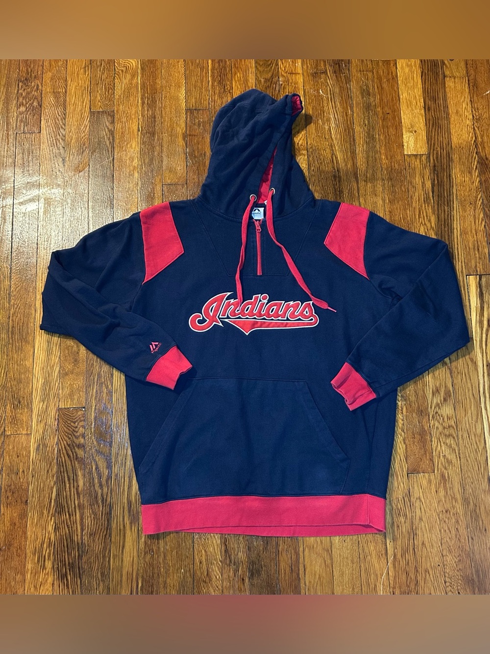 Cleveland Indians Majestic Hoodie Size Large Men’s